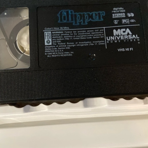 Flipper (1996) Vintage VHS Family Movie, PG, Dolphin, Nostalgic, Feel Good Movie - Picture 3 of 6